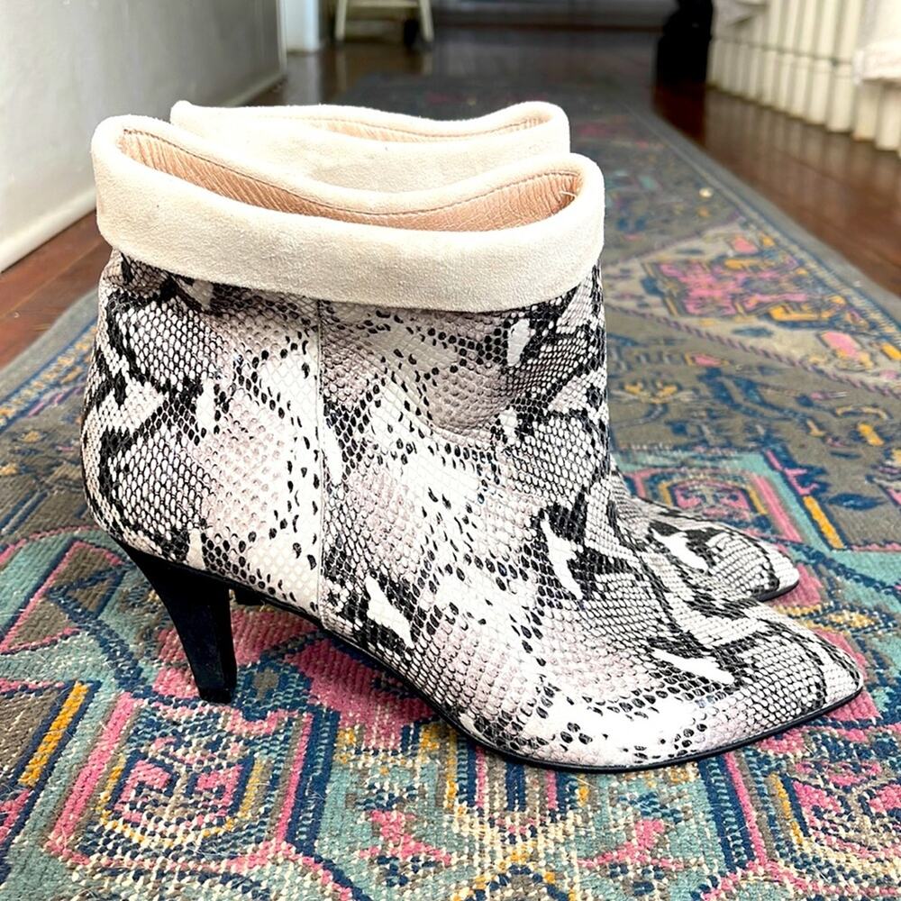 NWOT 42 GOLD Ojai cuff snake skin high heel ankle boots sz 9